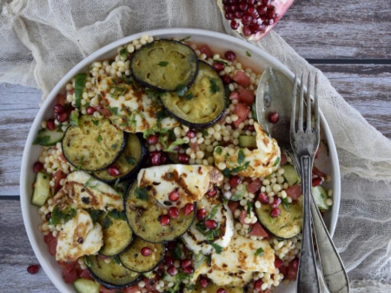 Sałatka z halloumi i bakłażanem