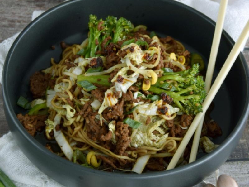 Wołowina po chińsku z zielonymi warzywami