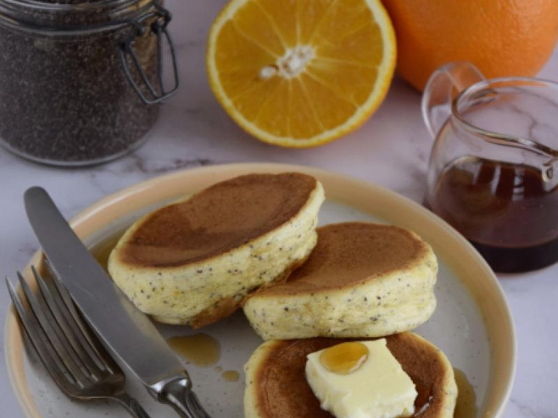 Puszyste japońskie pancakesy z makiem i nutą pomarańczy