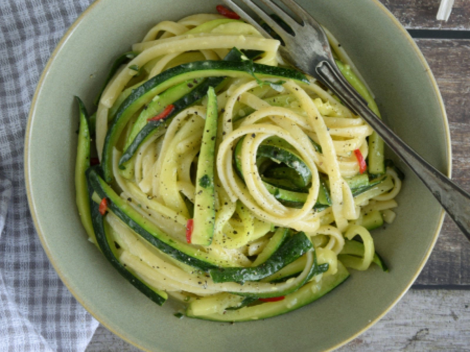 Cukiniowe aglio olio