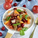 Kolorowa panzanella z...