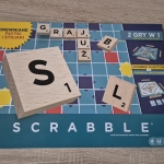 Scrabble. Drewniane...