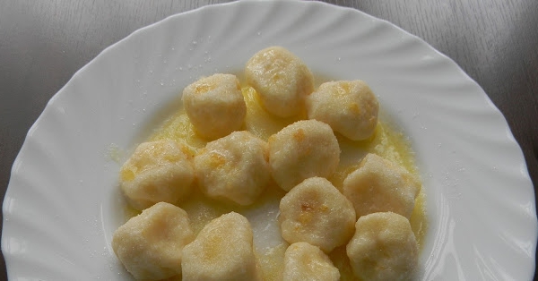 Kuleczki serowe z kaszą manną na słodko