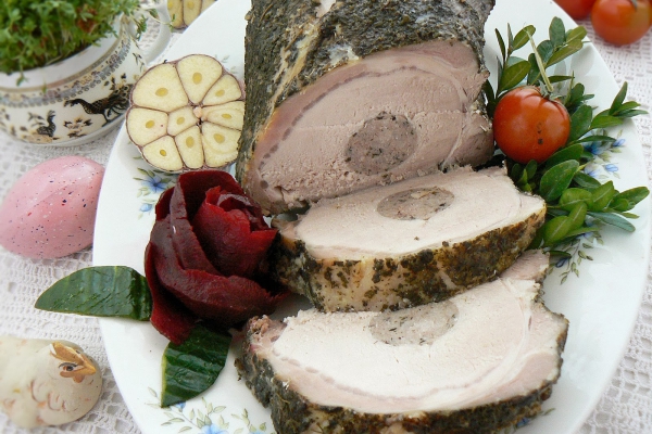 Schab nadziewany białą kiełbasą