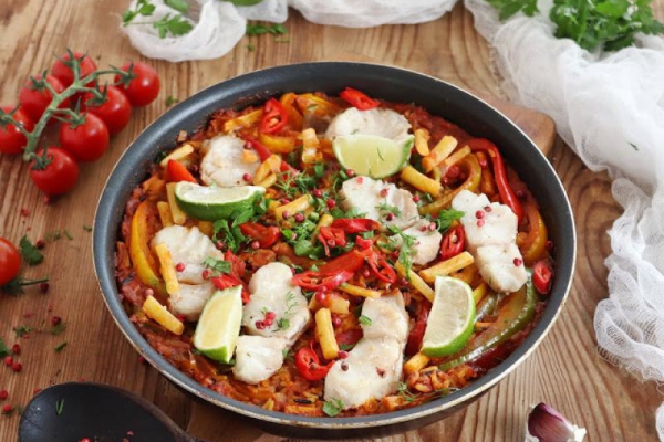 Paella z dorszem i fasolką