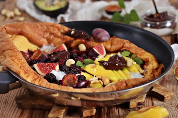Kokosowy dutch baby z kremem czekoladowym