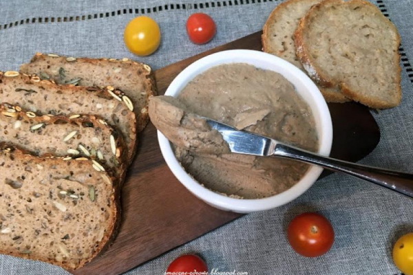 PATE Z KURZYCH WĄTRÓBEK