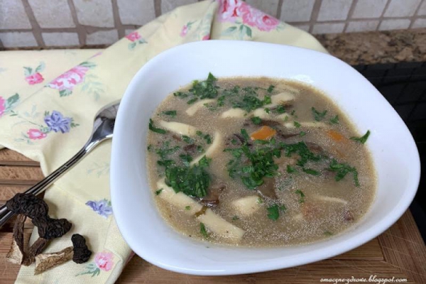 ZUPA GRZYBOWA Z MAKARONEM