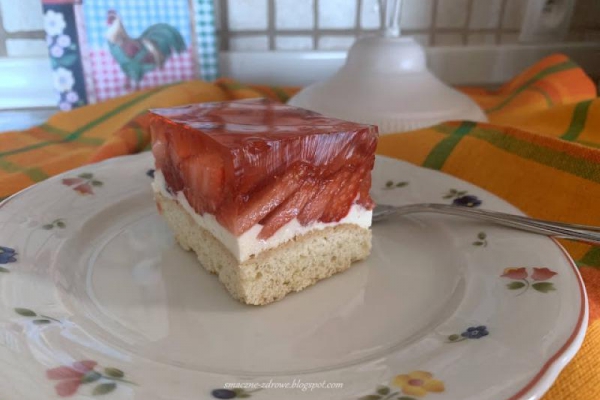 KRUCHE CIASTO Z TRUSKAWKAMI I MASCARPONE