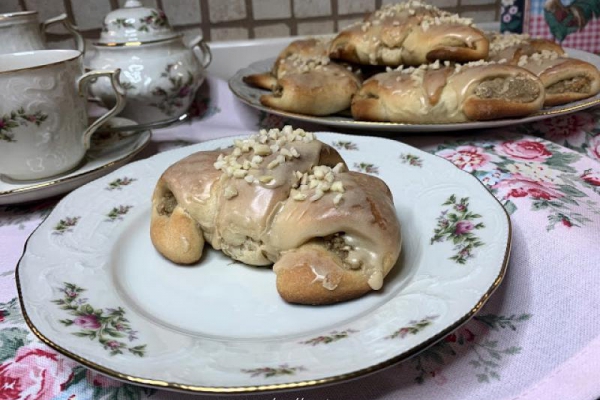 ROGALE MARCIŃSKIE, ROGALE Z BIAŁYM MAKIEM