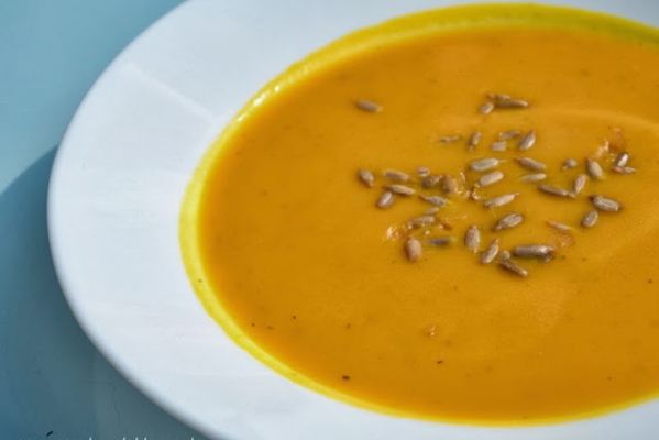 Włoska zupa (krem) z dyni z pomarańczą i tymiankiem