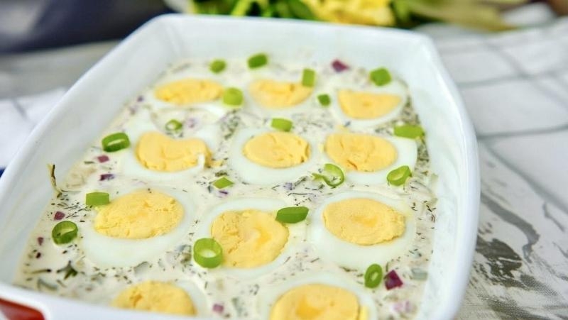 Jajka w sosie tatarskim 