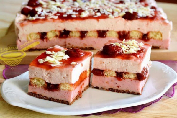 ciasto Truskawkowa chmurka (bez pieczenia)