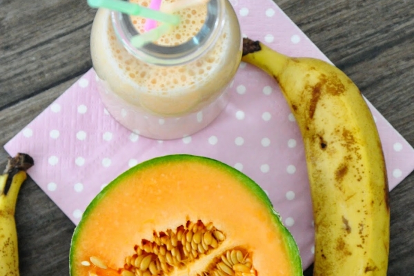 Smoothie melon z bananem: Kwietniowe wyzwanie blogerek i blogerek