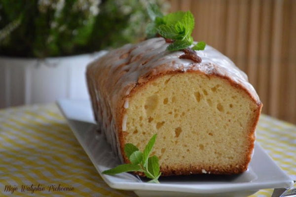 BABKA JOGURTOWA Z BUDYNIEM