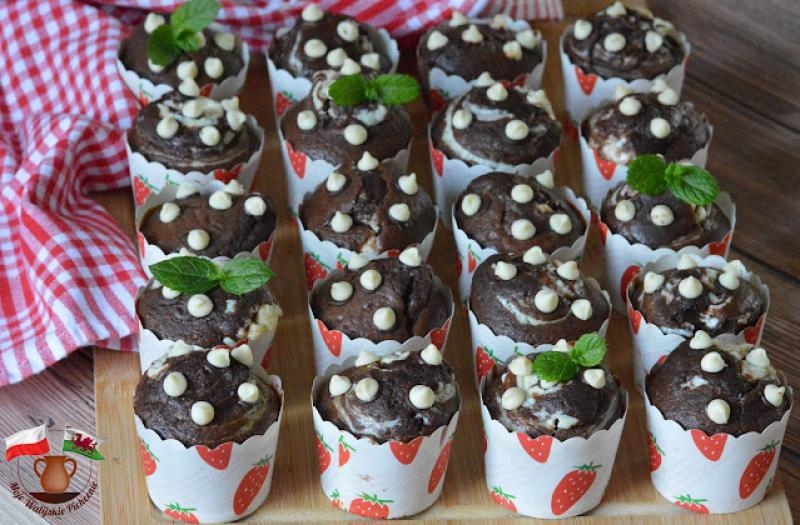 PYSZNIE WILGOTNE CZEKOLADOWE MUFFINKI Z TWAROGIEM.