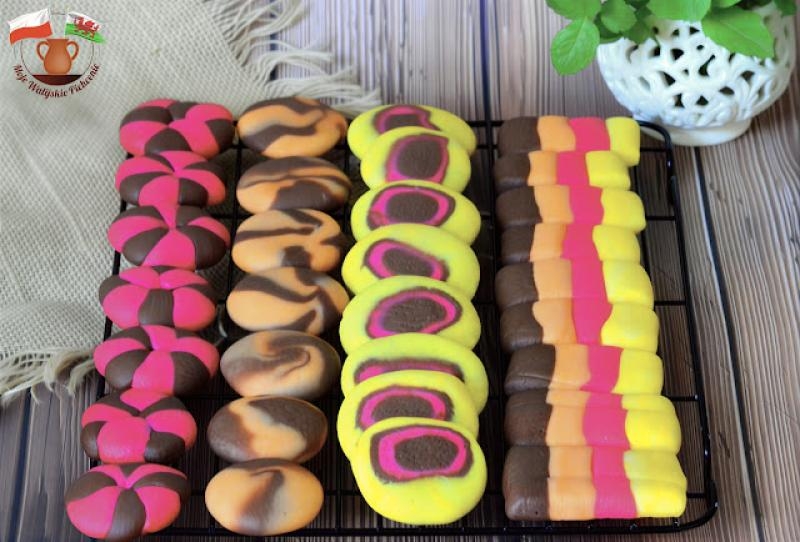 KRUCHE, KOLOROWE, MAŚLANE CIASTECZKA.