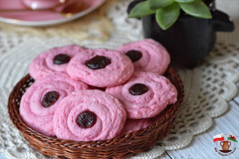 PYSZNIE KRUCHE  BUDYNIOWO - TRUSKAWKOWE CIASTECZKA