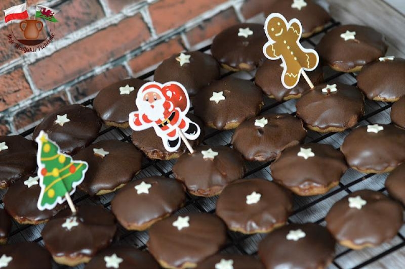 MINI PIERNICZKI Z MARCEPANEM