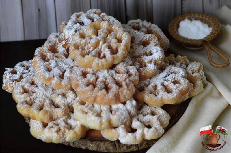 KARNAWAŁOWE ROZETKI