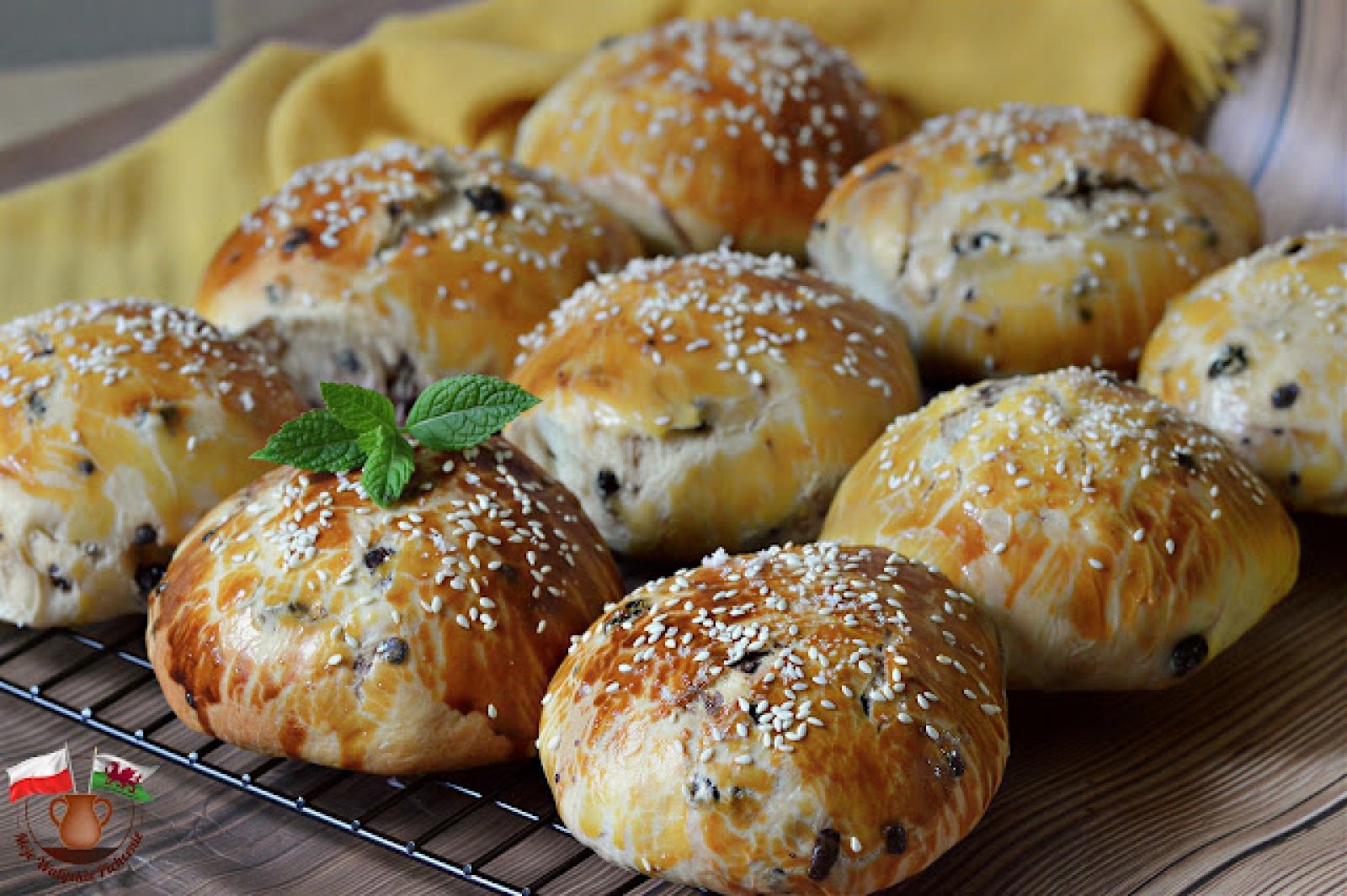 MAŚLANE BRIOCHE Z CZEKOLADĄ