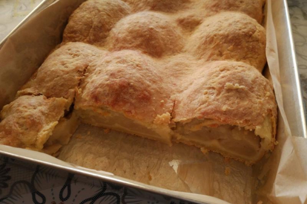 Ciasto z połówkami jabłek
