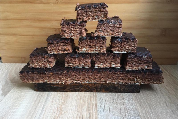 Waflowy przekładaniec