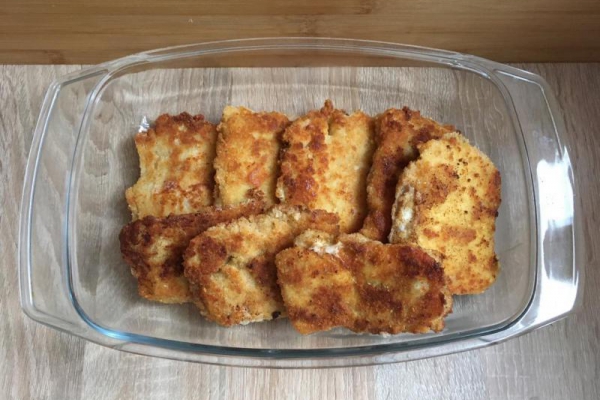 Panierowany filet rybny z musztardą i serem