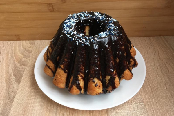 Babka drożdżowa z polewą czekoladową