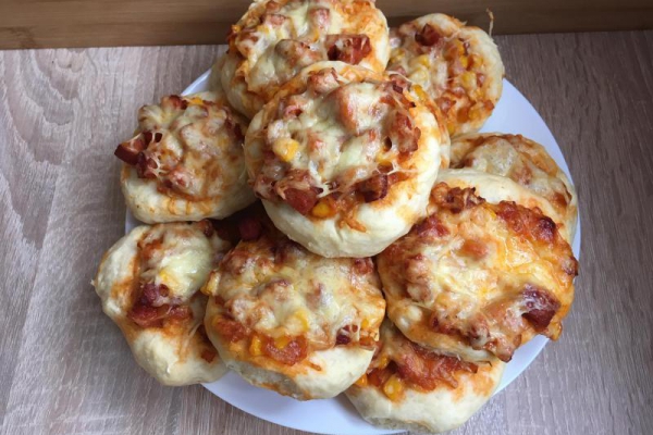 Proste domowe pizzerinki