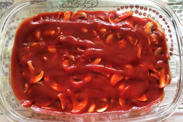Pieczona karkówka z pieczarkami w sosie słodko-kwaśnym