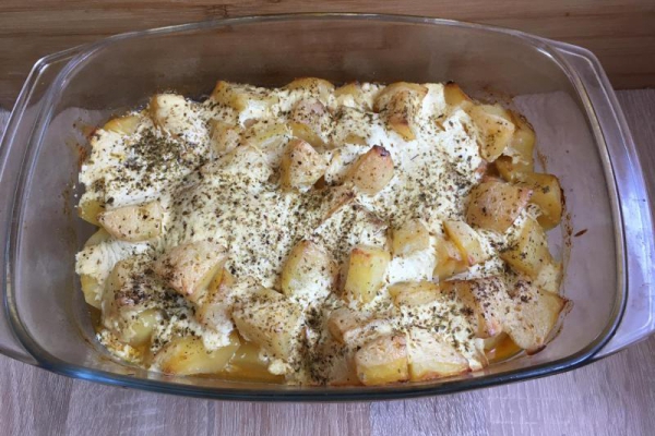 Pieczone udka z ziemniakami w sosie śmietanowo-musztardowym