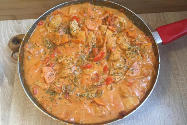 Lekki gulasz z indyka z warzywami