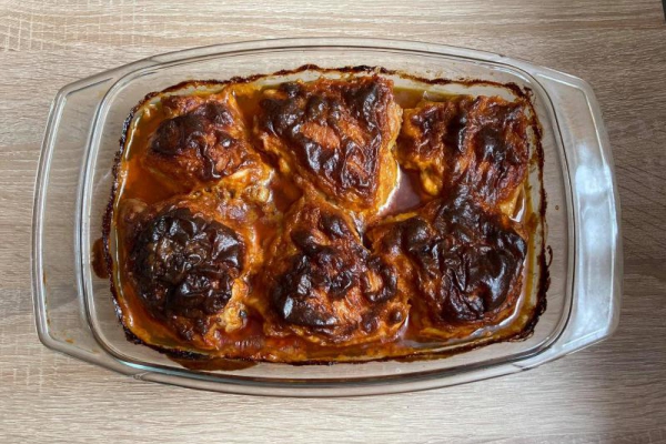 Pieczone udka z kurczaka w prostej marynacie