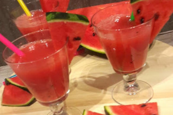 Domowa lemoniada arbuzowa