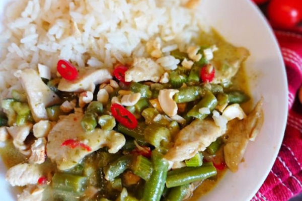 Zielone curry z kurczakiem