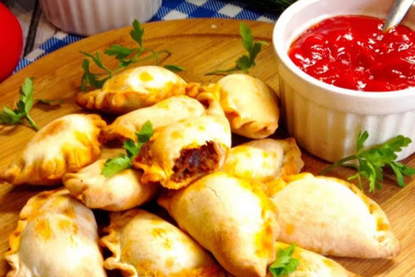 Pieczone pierożki (empanadas)