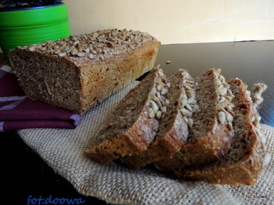 Chleb pszenno - żytni foremkowy ze słonecznikiem