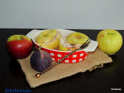 Jabłka zapiekane z serem i figami