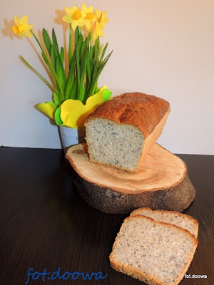 Chleb pszenno - żytni z makiem i czarnuszką