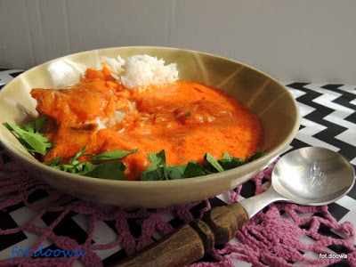 Pomidorowe rybne curry
