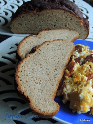 Chleb pszenno - lniany z cafe de paris