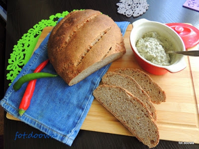 Chleb pszenno - żytni na drożdżach z prażoną cebulką