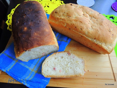 Chleb ze smalcem i skwarkami
