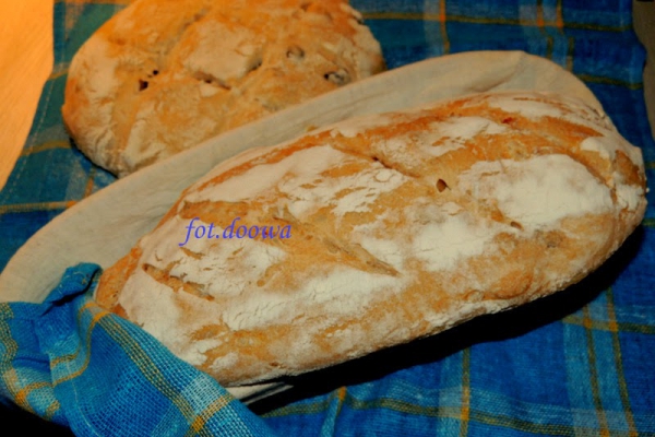 Chleb wiejski francuski i  Wypiekanie na śniadanie