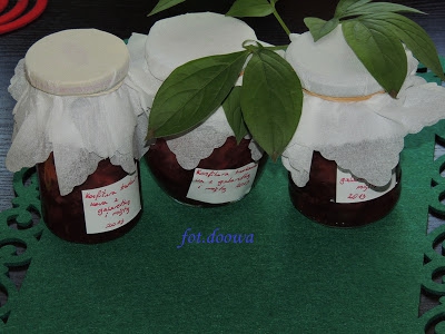 Konfitura truskawkowa z agrestowym akcentem i miętą