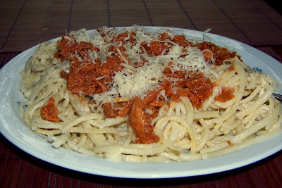 Spaghetti w sosie śmietanowym z tuńczykiem