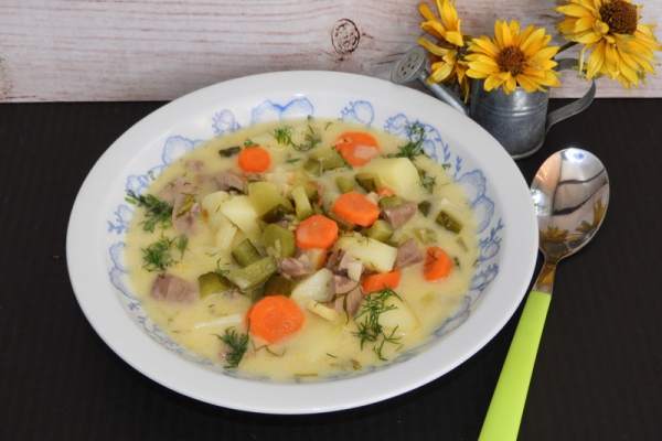 Zupa ogórkowa z cynadrami