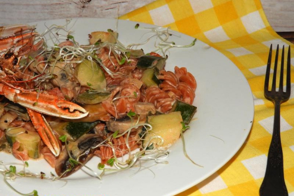 Makaron z langustynkami w białym winie z sosem mascarpone