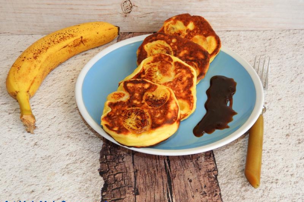 Placuszki z ricotty z bananami